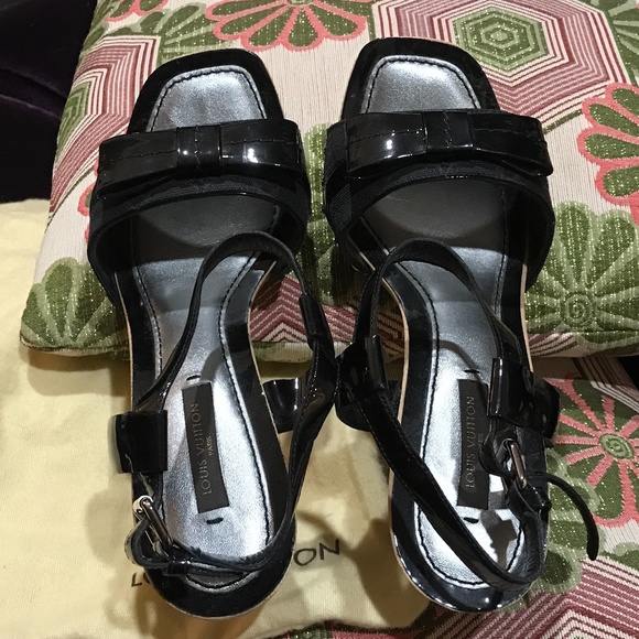 Louis Vuitton High Heels Black monogram, patent bows and wood soles US 5 34.5 - Picture 5 of 7